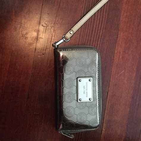 michael kors silver wallet poshmark|Michael Kors Wallet discount.